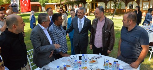 Valimiz Yunus Sezer ve eşi Canan Sezer Hanımefendi Gazilerimiz ve Şehit ailelerimiz ile Bir Araya Geldi